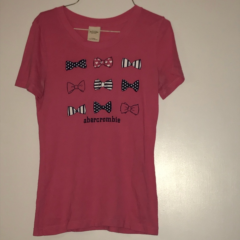 Graphic Tee With Bows